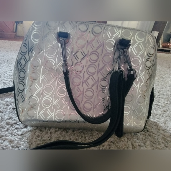 Calvin Klein purse - Picture 3 of 11